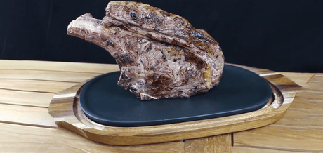 Côte de Veau cuite au barbecue vue de profil