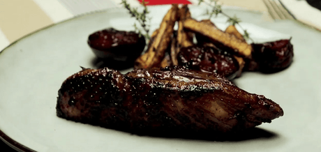 Magret de Canard aux Prunes cuit