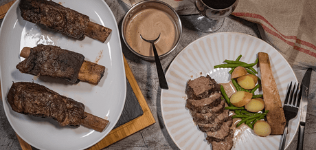 Plat de côte au beaujolais en cocotte