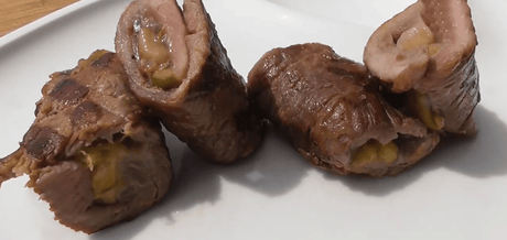 Saltimbocca de Veau aux Figues dans une assiette blanche