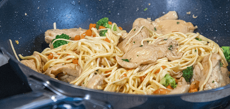 Wok de Poulet aux noix de cajou