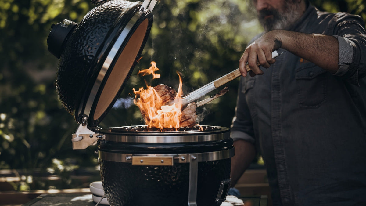 MONOLITH Grill x Maison Lascours : l’art du barbecue au service  d’une viande d’exception