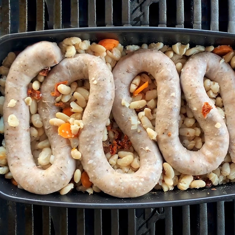 Saucisse de Toulouse en cocotte avec ses cocos blancs Maison Lascours — free download